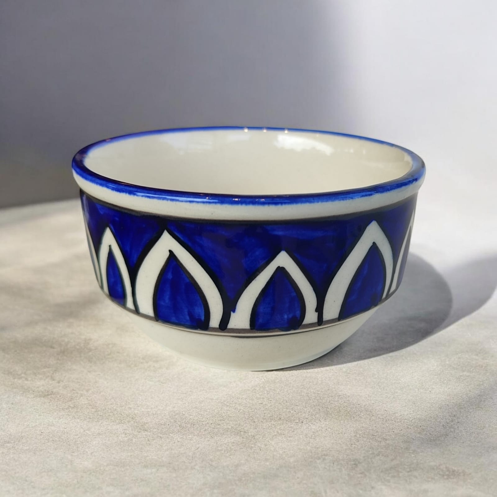 hand painted floral pattern classic blue & white ceramic bowl hand painted floral pattern classic blue & white ceramic bowl